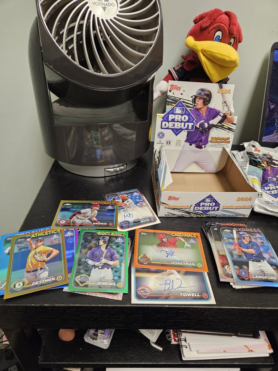 Strings_field's tweet image. Is there a better product out right now than Pro Debut? For those of us who love to rip and enjoy collecting, I don't think it gets much better. $80 Jumbo Box had 9 numbered parallels. Can't beat it. @CardPurchaser @TheHobby247 @HobbyConnector @Topps #tradingcards #MLB #Hobby