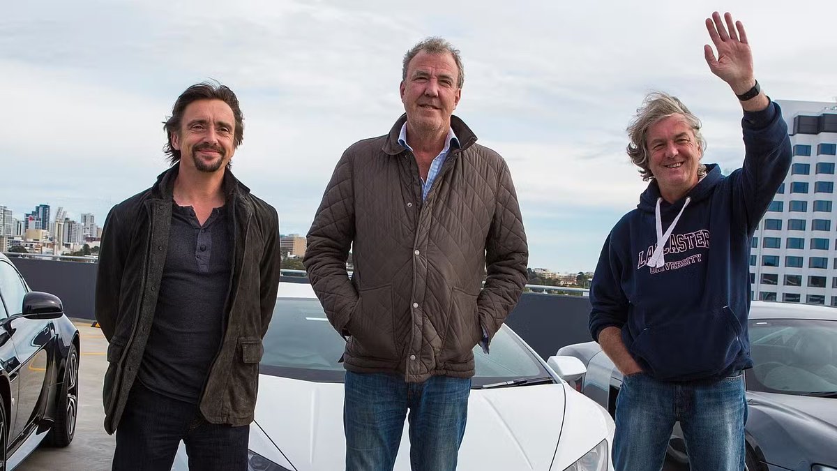AR12_Nick's tweet image. TONIGHT!!... We say goodbye to Clarkson, Hammond and May on tv together 😭😭