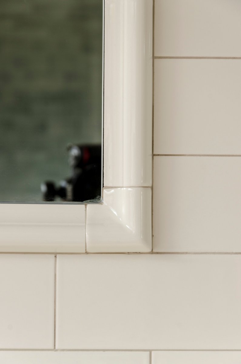 Historically accurate subway tile p-cap molding is a fascinating detail that adds a touch of authenticity and craftsmanship to a bathroom renovation. 

Learn more in the Subway Ceramics design guide. buff.ly/3JrmrKK