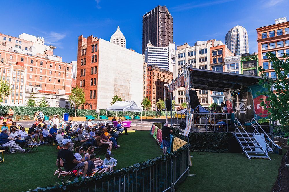 DowntownPitt's tweet photo. We are excited to be bringing a one-of-a-kind, FREE outdoor movie experience to Downtown next week - an unforgettable screening of The Matrix scored live with a new soundtrack!

📆 Thursday, September 19
⏰ 6 pm
📍 The Backyard (8th &amp; Penn)
Full details ➡️ https://t.co/YSWBRwDAKx https://t.co/kAAxYTQ1Uc