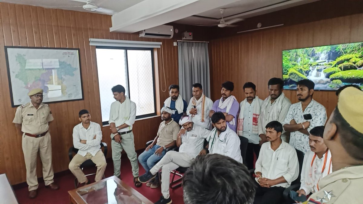 #लसाडिया_मामले_में_न्याय_दो एक ऐसा मुद्दा है जिसमें स्थानीय समुदाय अपने हक और जमीन के लिए लड़ रहे हैं। यह समय है कि हम इस लड़ाई का हिस्सा बनें और उन्हें न्याय दिलाने में सहयोग करें। 
#लसाडिया_मामले_में_न्याय_दो 
#आदिवासी_अधिकार_दिवस