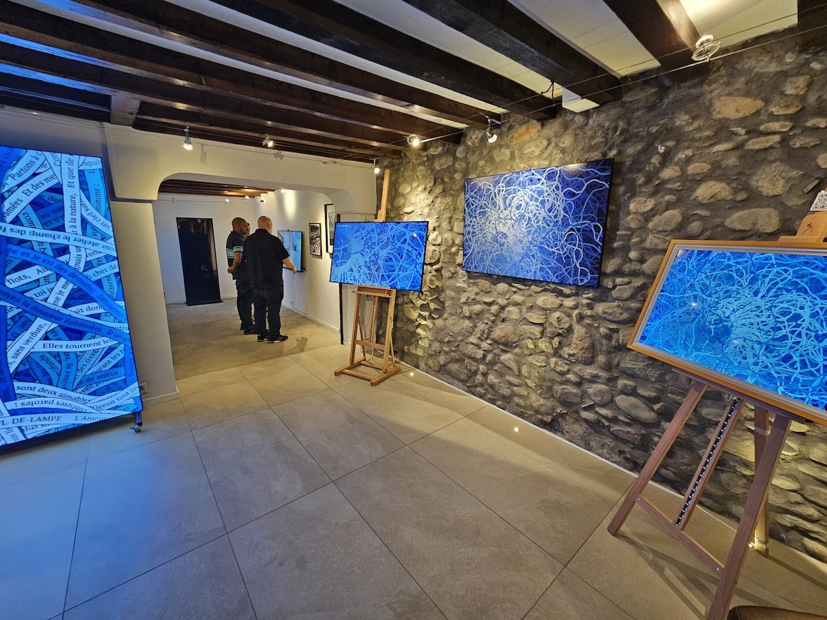 Les Fleurs Du Mal, exhibited at <a href="/SenaryStudio/">Senary</a> (Carouge,GE) in sept 2023

Print + screens