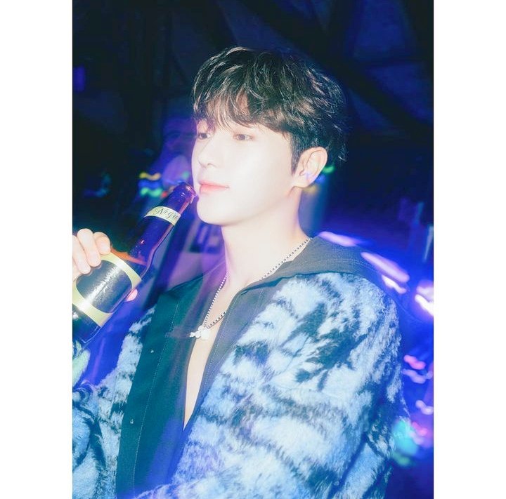 PauhKPollice's tweet photo. #THEBOYZ #더보이즈
#HYUNJAE #현재
#이재현_너의_스물여덟도_하트해
#LOVE_FOR_MY_HYUN https://t.co/6JUiKrTw9r