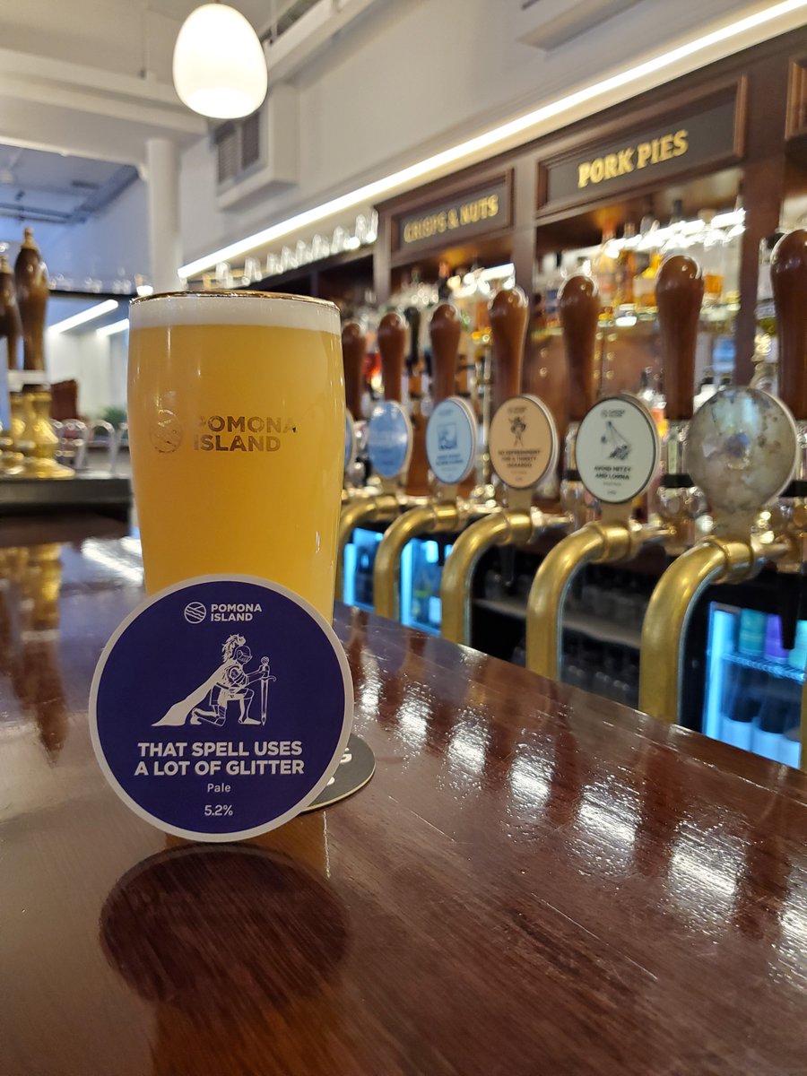 This is the beer to enjoy this weekend 🍺🪩

That Spell Uses a Lot of Glitter is a brand new pale ale from <a href="/PomonaIsland/">Pomona Island</a> that not only looks fantastic but tastes like Hawaiian punch 🌺

Packed full of fruity notes, we don't reckon you'll find anything better this weekend...