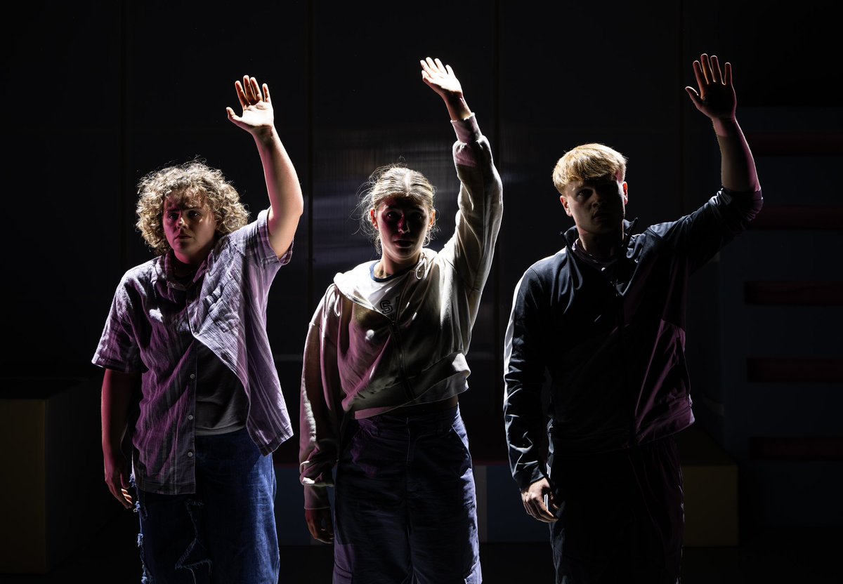 allthingstc's tweet photo. 8 Hours There and back opened tonight to the amazing children from @TimeMattersUK1 A few tickets left for Friday and sat night @unitytheatre thanks to Brian Robert’s for his beautiful images. https://t.co/92FoDolXpp