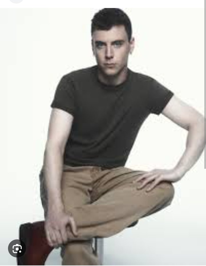 AuthorsIdea's tweet photo. Séan McGirr Named Creative Director At Alexander McQueen.He is a Central Satin Martins alumni, who hold posts on womenswear at Dries Van Noten in Antwerp, Uniqlo in Tokyo and assisting at Burberry and Vogue Hommes Japan before taking on the most exciting job in British fashion. https://t.co/wMsfrmxIZJ