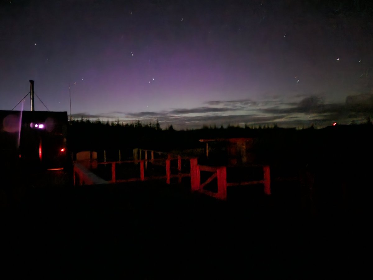 Volcanic_Ellie's tweet photo. We're starting to see a little bit of #aurora here @kielder_obs (pardon the poor quality) https://t.co/DOADztmO6S