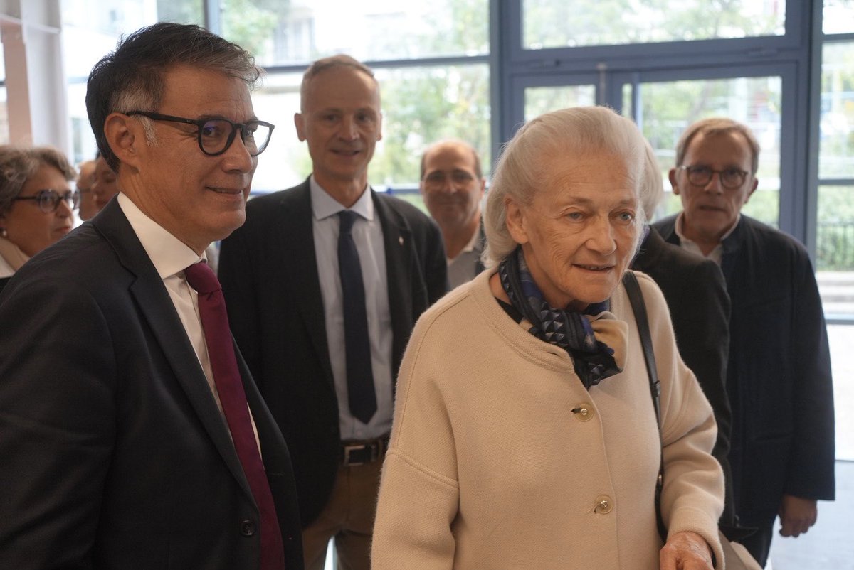 faureolivier's tweet photo. Merci à la mairie de Meudon d’avoir accepté de rebaptiser le groupe scolaire Le Val, du nom de Robert Badinter, qui fut aussi sénateur des Hauts-de-Seine et qui tenait sa permanence dans la ville. Quel plus bel hommage qu’un lieu de transmission porte son nom. https://t.co/Nk7hhXgEFI