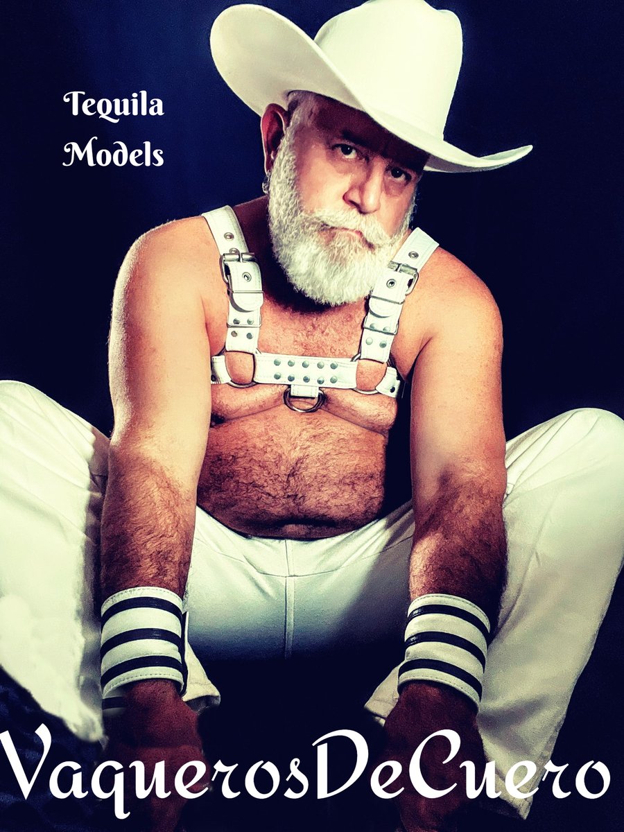 vaquerosdecuero's tweet photo. #LeatherMacho #CigarCowboy #BadChubby #WorkingOlder #MasterDaddy #SmokingTrucker #FatBear #MatureLover #BikerFashion #BootsCop
@tequilamodels

#vaquerosdecuero
@vaquerosdecuero

#tequilamodels
@agavetruckers https://t.co/3Yguzjwv2L