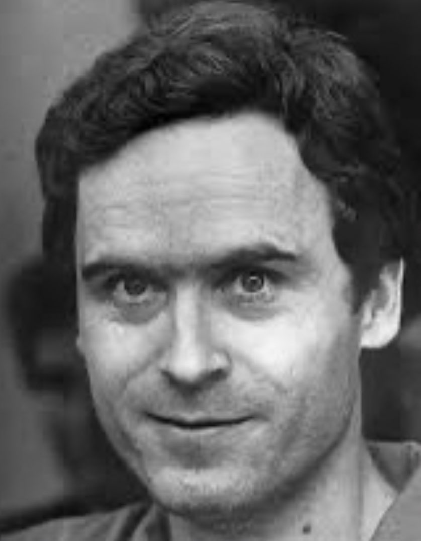 BarstoolWazzu's tweet image. Average UW alum: