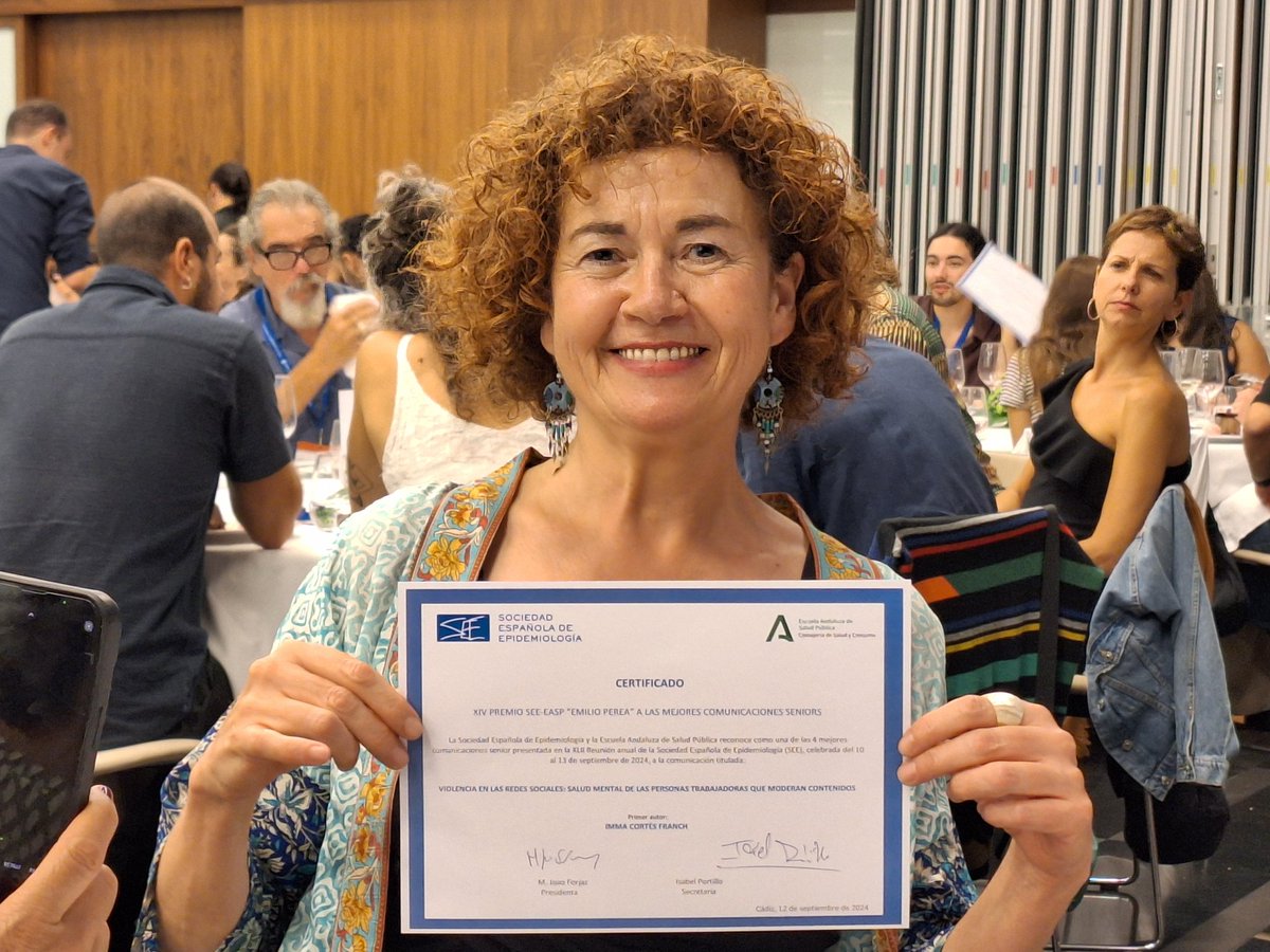 Maica Rodríguez Sanz (@maicarodrisanz) on Twitter photo 👏👏 Felicitats! Enhorabona a <a href="/immacortes/">Imma Cortès Franch</a> de @salutpublicabcn pel premi Emilio Perea a comunicaciones Sènior #SEECádiz24 👏👏 Felicitats! Enhorabona a <a href="/immacortes/">Imma Cortès Franch</a> de @salutpublicabcn pel premi Emilio Perea a comunicaciones Sènior #SEECádiz24