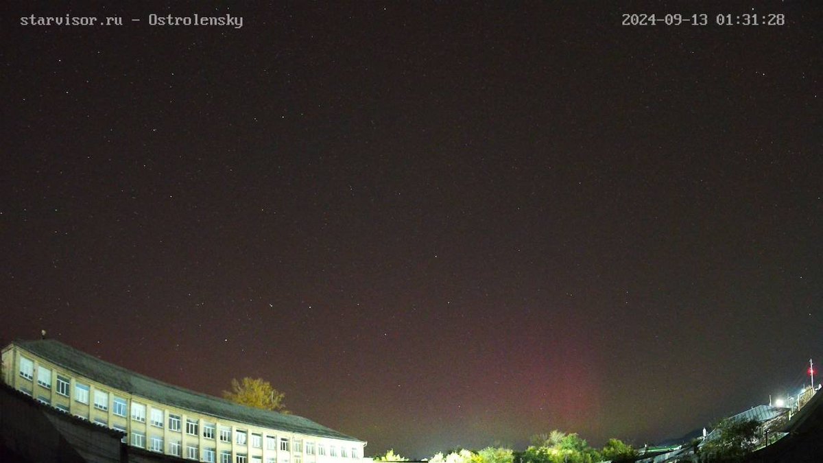 Aurora oval has retreated back further north for now, will have to see how much it builds in the next few hours. 😁