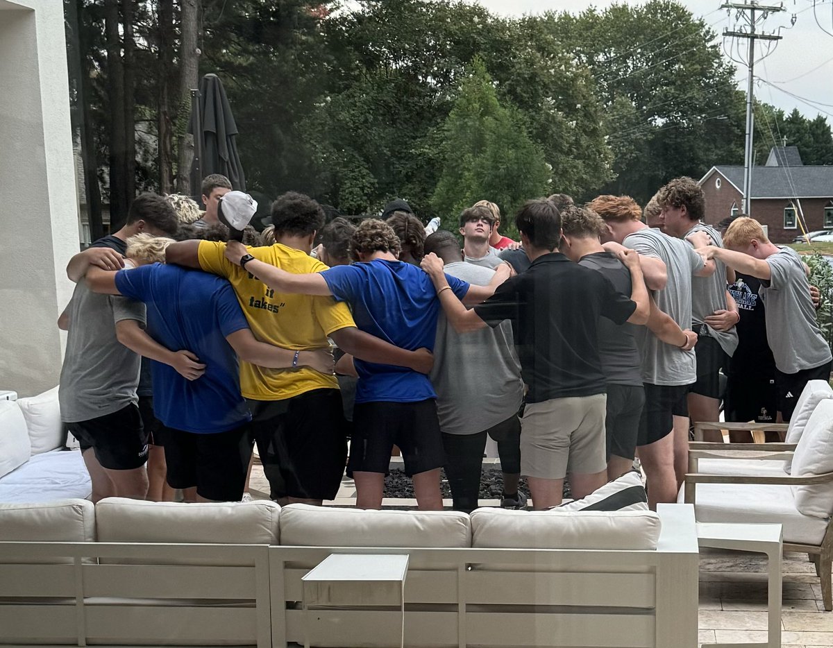 FootballSlca's tweet image. SouthLake Bible Study 
#biggerthanfootball