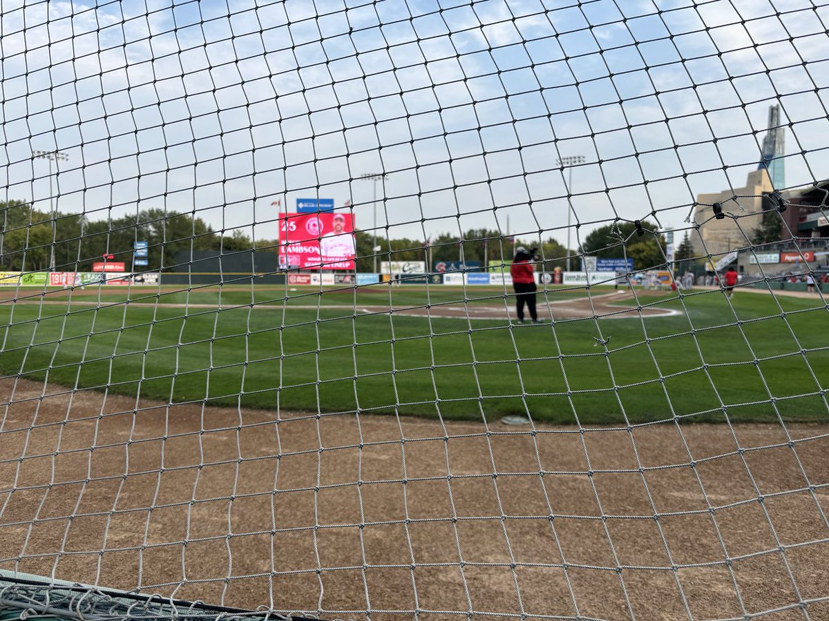 Also when in Winnipeg you must go to a Winnipeg Goldeyes game. ⁦<a href="/Wpg_Goldeyes/">Winnipeg Goldeyes</a>⁩