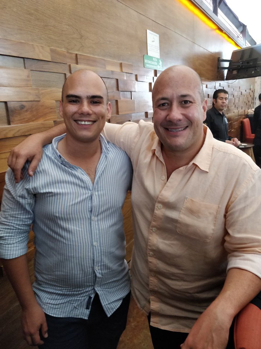 Enrique Alfaro (@enriquealfaror) on Twitter photo Hoy es cumpleaños de mi amigo <a href="/ggaribi/">Guillermo Garibi</a>, un gran compañero de lucha con quien, desde hace más de 10 años, comparto consejos de peinado. Un fuerte abrazo, Memo, que vengan muchos más. Hoy es cumpleaños de mi amigo <a href="/ggaribi/">Guillermo Garibi</a>, un gran compañero de lucha con quien, desde hace más de 10 años, comparto consejos de peinado. Un fuerte abrazo, Memo, que vengan muchos más.