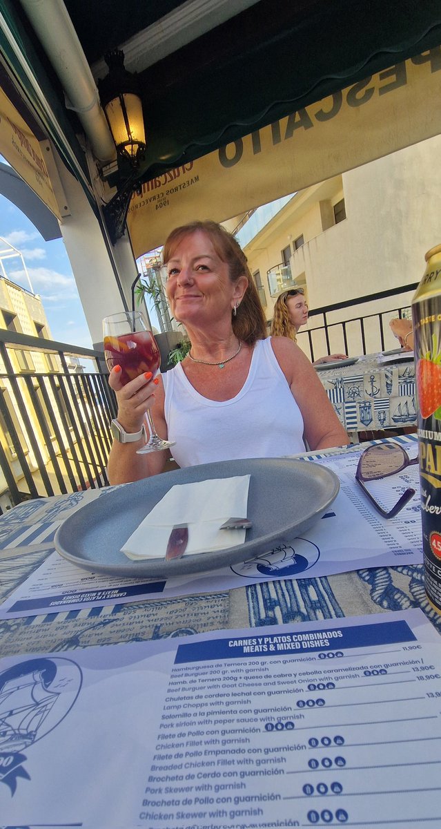 WanderlustJoolz's tweet photo. I'm on holiday. Can you tell? 😄 https://t.co/RdNSs7DINL