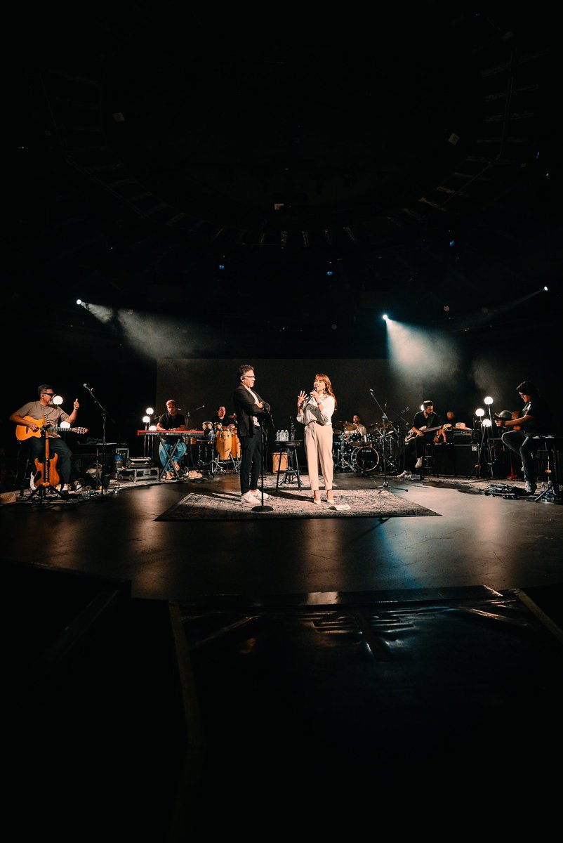 jaroficial's tweet photo. Gracias por el entusiasmo de anoche, a pesar de haber estado un poco enfermo, tuvimos una noche preciosa, nos vemos este sábado en el Performing Arts Center de McAllen.

Consigue tus boletos para McAllen aquí: https://t.co/KwhepvCteP 

#terrenaltour #jesusadrianromero #jardetour https://t.co/9GQi8C45xi