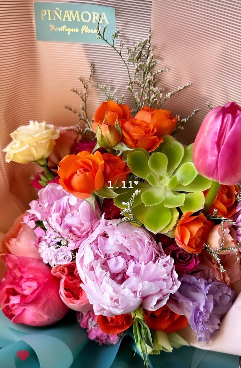 MelinaFGomez's tweet photo. 2 años de casados 🤍🥰
Que los detalles nunca mueran🥹🥹
(Mi flor favorita son los tulipanes) nótese que en cada arreglo hay tulipanes 💗🌷 https://t.co/zX4sxjViXj