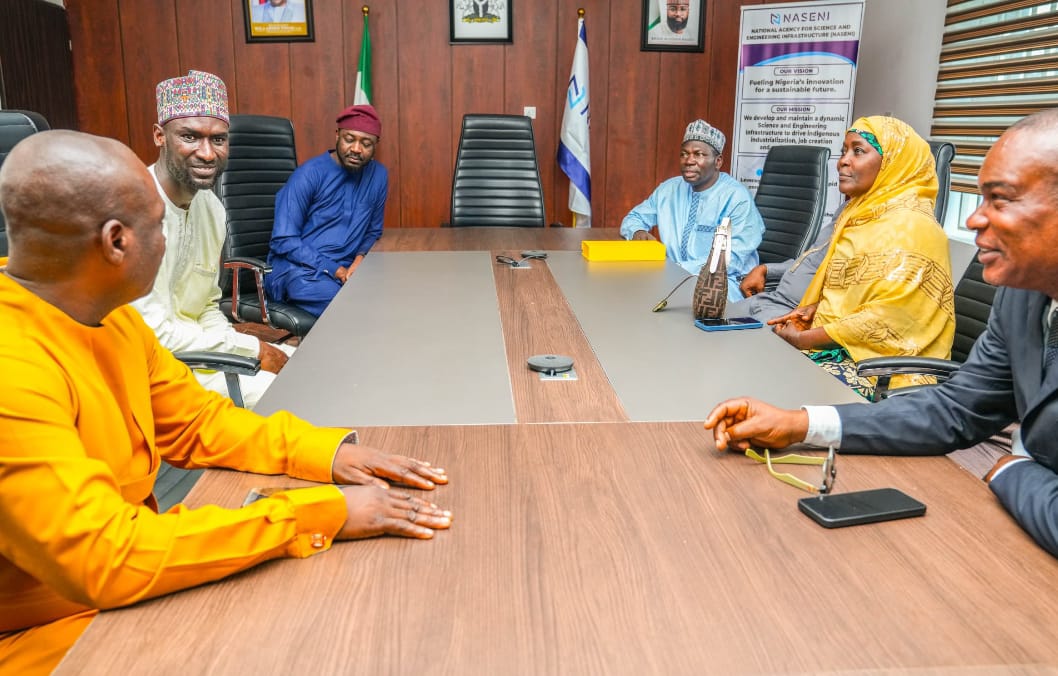 PEEMADI HONOURS NASENI EVC/CEO WITH AWARD 

Power Equipment and Development Institute ( PEEMADI) Okene, Kogi State, appreciates the Executive Vice Chairman and Chief Executive Officer of the National Agency for Science and Engineering Infrastructure (<a href="/NASENIHQ/">NASENI</a> ), Mr. <a href="/KSHalilu/">Khalil Halilu</a>,