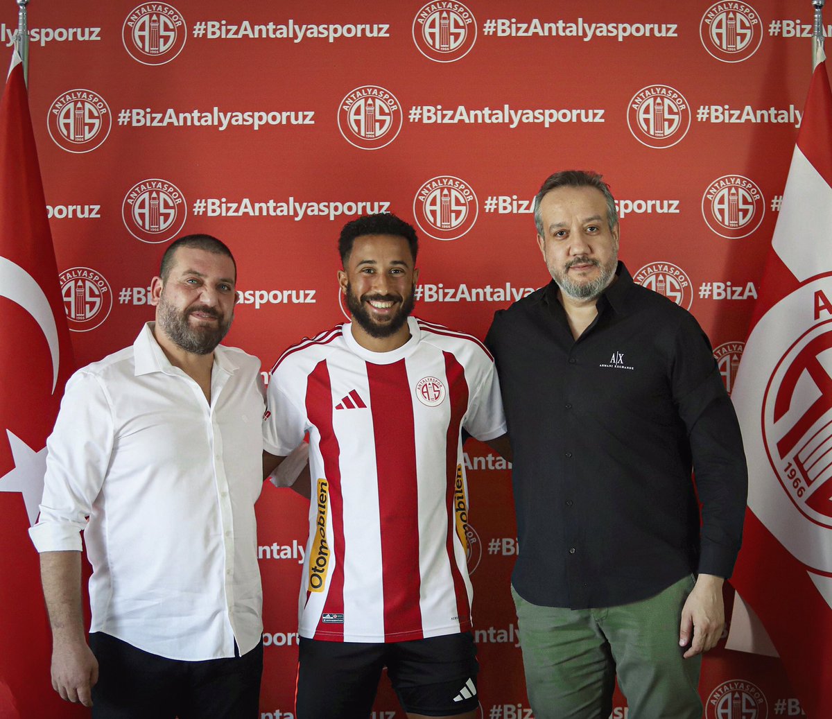 🖋 Antalyasporumuz, Andros Darryl Townsend ile 2 yıllık resmi sözleşme imzaladı. Atilla Vehbi Konuk Tesislerimizde gerçekleştirilen imza törenine Başkanımız Sinan Boztepe ve Asbaşkanımız Levent Ördek katıldı.

Detaylar 👉🏻 antalyaspor.com.tr/tr/futbol-habe…