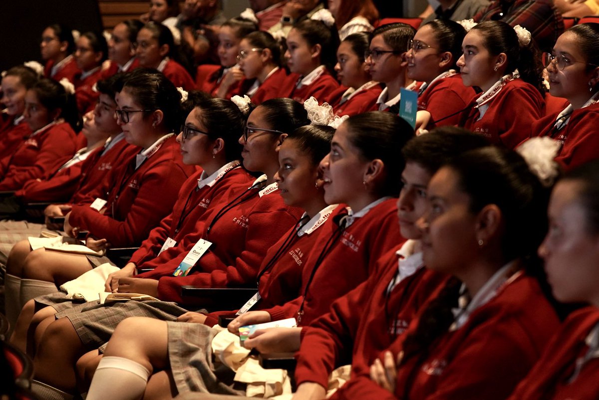 UNICEFMexico's tweet photo. La juventud aprendiendo 🫶 Estamos por iniciar la última transmisión del foro #EDExplora, ¡acompáñanos!
🔗LINK: https://t.co/fCJxlrkYk6 https://t.co/dq1UholT3l