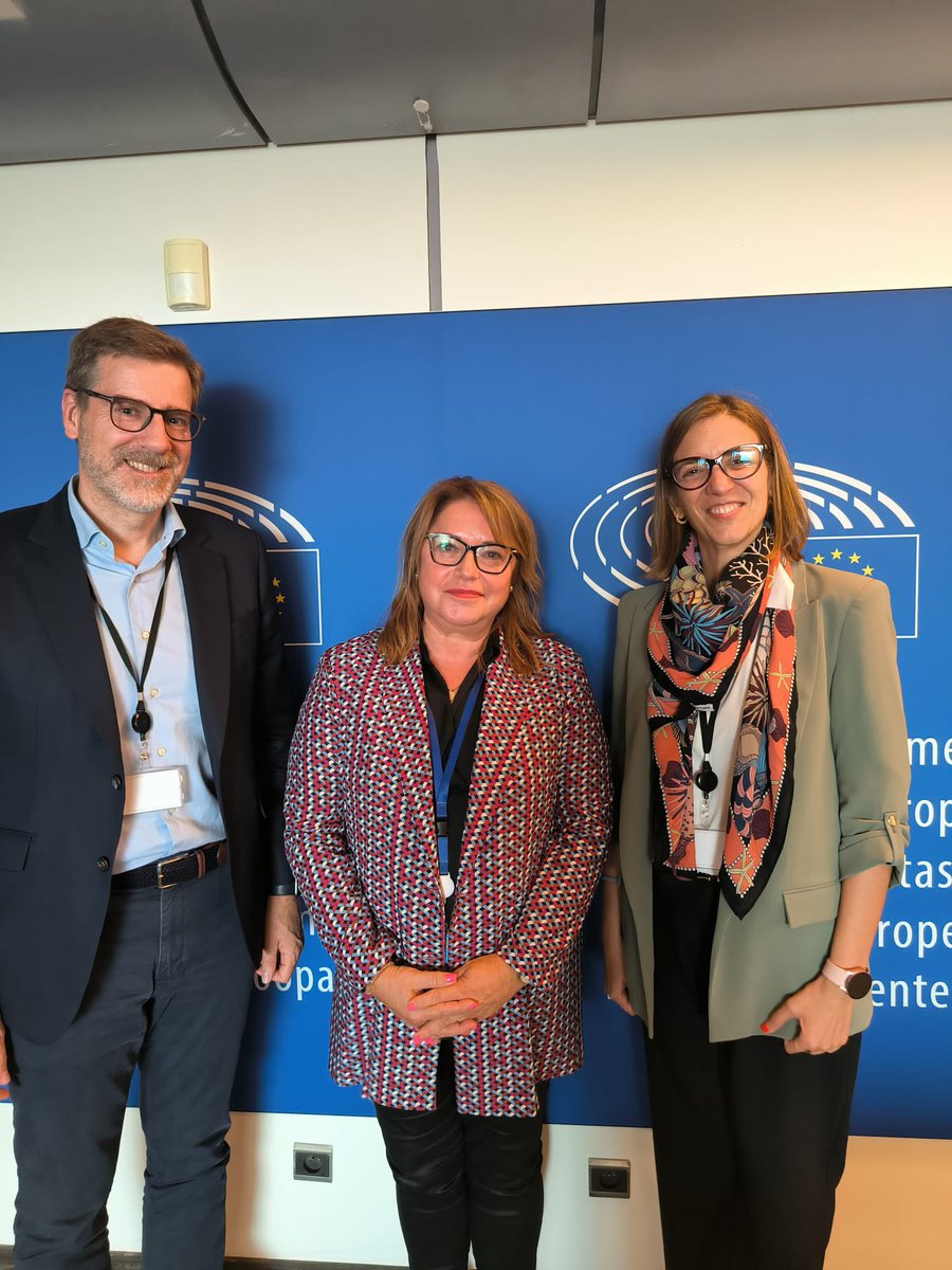 rmserranos's tweet photo. 🗣️Semana intensa de reuniones para analizar las necesidades en materia de transporte con representantes del sector y los sindicatos europeos:
📸
@Cepsa
@Inditex
#IAG - International Airlines Group
#PYMAR https://t.co/7xuATa3JHN