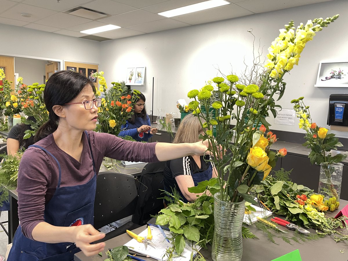 SenecaFashion's tweet photo. ✨ Floral Design in Action! 🌸

Our Floral Design (FDN) students are fully immersed in their creative journey! 🌷 Their passion shines through in every step. Stay tuned for their stunning final pieces! 😊

#floral  #floralinspiration #FloralArt https://t.co/iFk84uJlUA