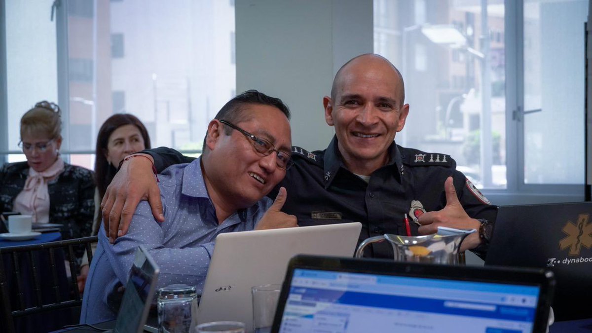 Salud_Ec's tweet photo. .@OPSECU y @Salud_Ec realizaron el taller CICOM de #EMTamericas para fortalecer conocimientos en la metodología, herramientas y requerimientos de implementación nacional, donde participaron @BomberosQuito, @BomberosGYE, @Riesgos_Ec y @cruzrojaecuador. @hmovil2_emt. https://t.co/ONH74dAz9q