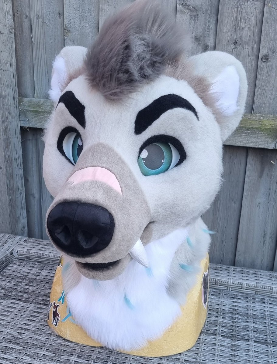 GoFurItstudios's tweet photo. Major is one cool looking polar bear #Sabertoothsunday
Not a species you see very often so this was a fun challenge! https://t.co/m2GOFAX5l1