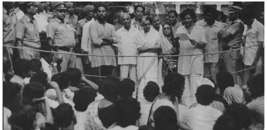 BGujja's tweet photo. Sitaram Yechury passes away today afternoon. I was at JNU when he was SU President. I know him from those days. Worked entire his life what he believed. I was part of the historic march we did to Mrs. Gandhi's house in Sept 1977 asking her to resign as Chancellor https://t.co/HCXwynpjdR