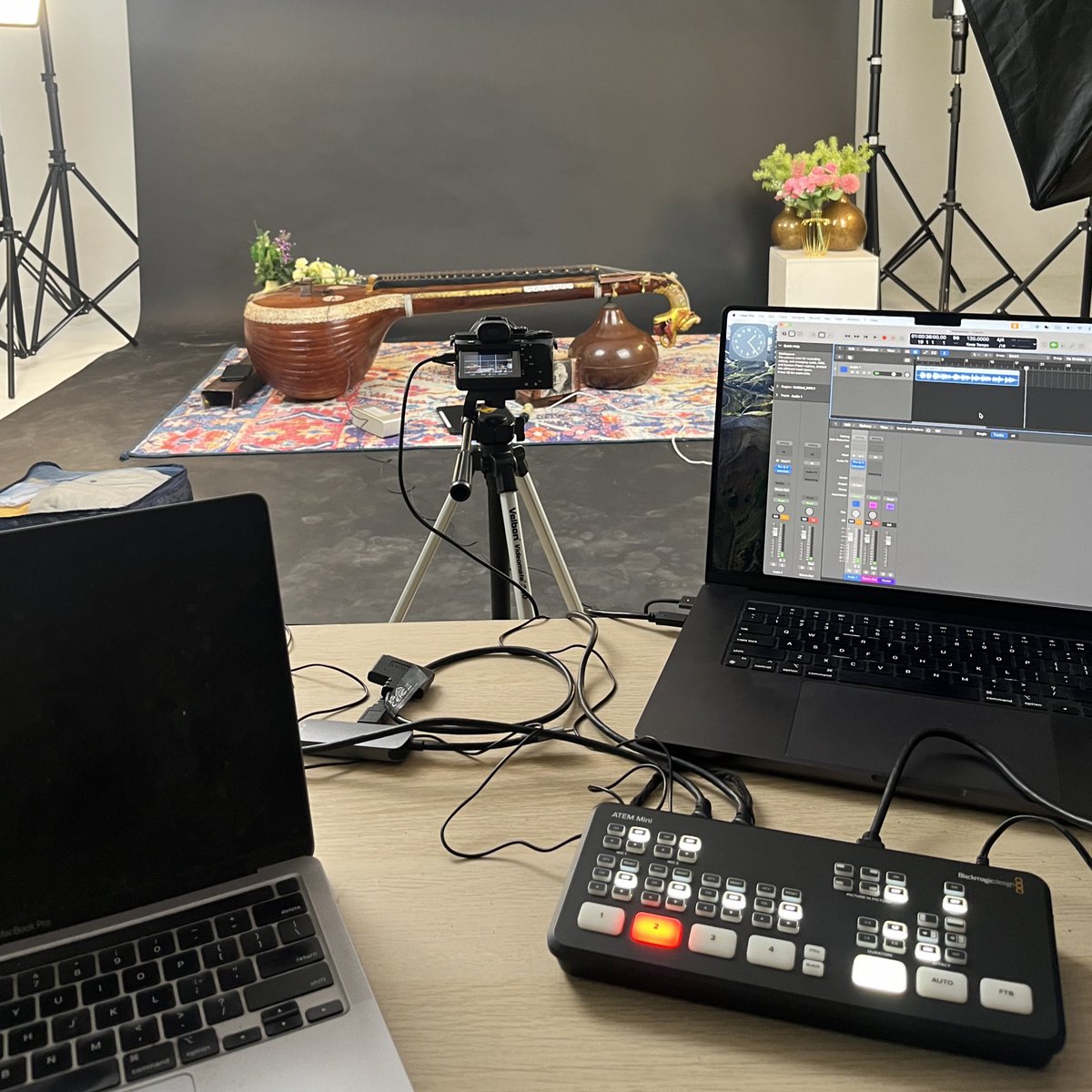 LivDemy's tweet image. New course in making. Guess by who!
A genius of sort. 
#livdemy #Studiotime