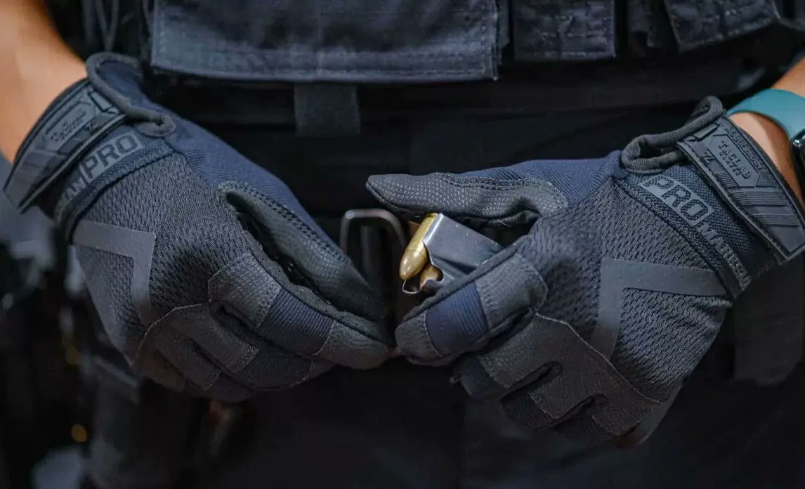 TACLABTACTICAL's tweet photo. When every shot counts, you need gear that won't let you down. The Marksman Pro gloves are crafted for those who demand precision, comfort, and control. Trust your hands, trust your instincts. 🎯 #MarksmanPro #FindYourFocus #StaySteady https://t.co/N0vPHF0e6W