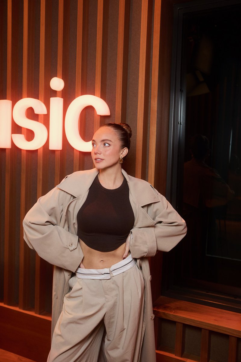 Always love hanging with <a href="/kelleighbannen/">Kelleigh Bannen</a>  🫶🏼 Hear our full convo on The Kelleigh Bannen Show on <a href="/AppleMusic/">Apple Music</a> : apple.co/Kelleigh