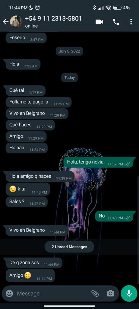 vinileonson's tweet photo. Pov: te sentaste en el lugar incorrecto tu primer dia del cbc https://t.co/d317qLK2Nv