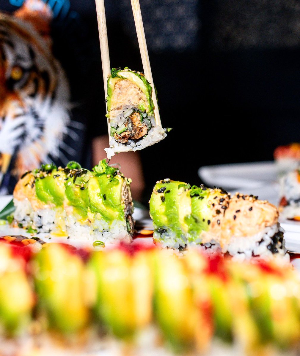 Zeppelin_DC's tweet photo. We have endless maki options on offer – eel, salmon, scallop, yellowtail, tuna, shrimp tempura, crab, and oh so many specialty rolls. 

Book your table ➡️ https://t.co/BqEb0ndqao https://t.co/eeaYZFamhe