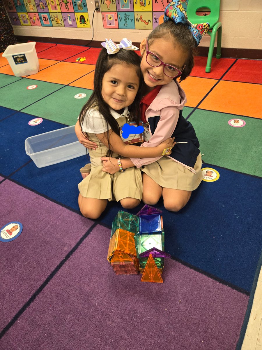 kimmeekeen's tweet image. These little Mustangs are so happy to be on our HOME campus!  Centers are in full force now!  Look at those smiles, and friendships blossoming! 🤍❤️🖤 @LaurelesMustang #prekfun