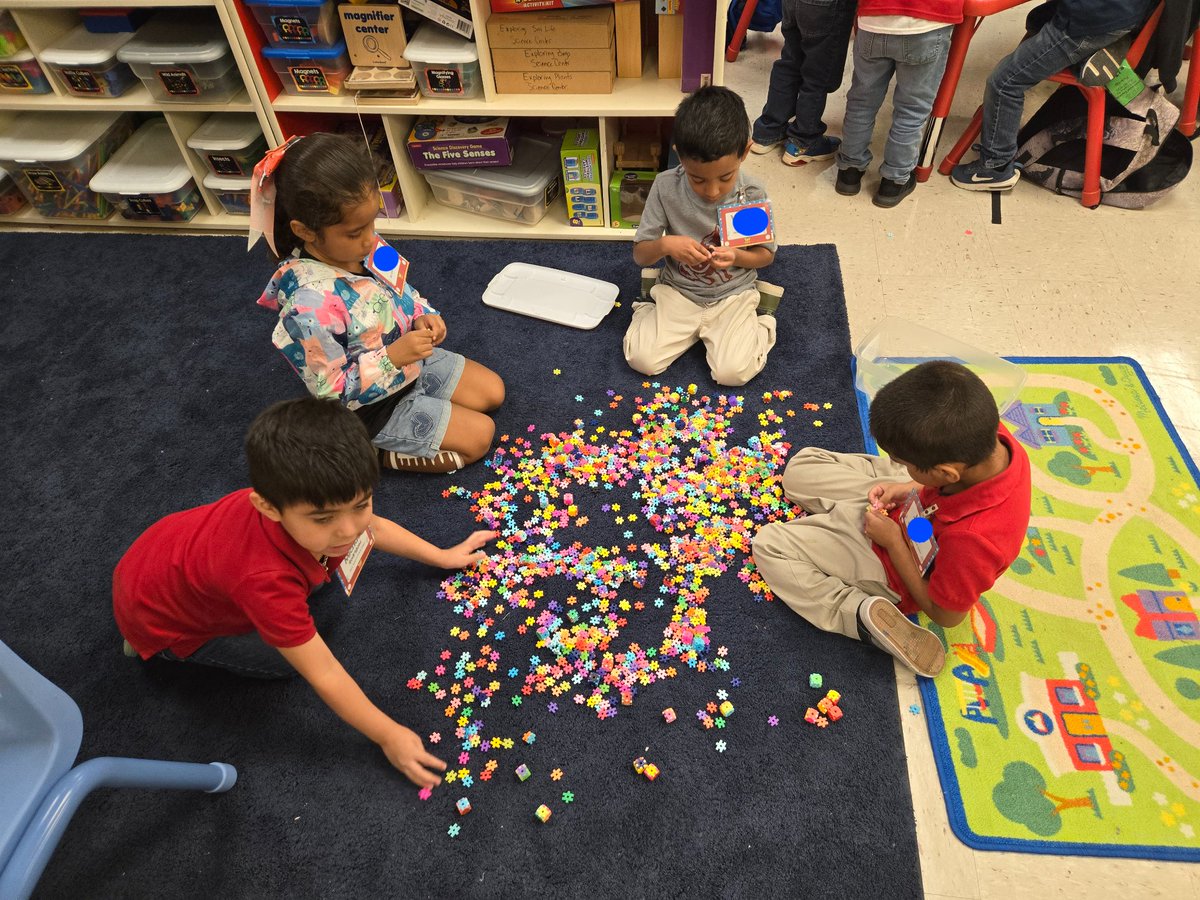 kimmeekeen's tweet image. These little Mustangs are so happy to be on our HOME campus!  Centers are in full force now!  Look at those smiles, and friendships blossoming! 🤍❤️🖤 @LaurelesMustang #prekfun