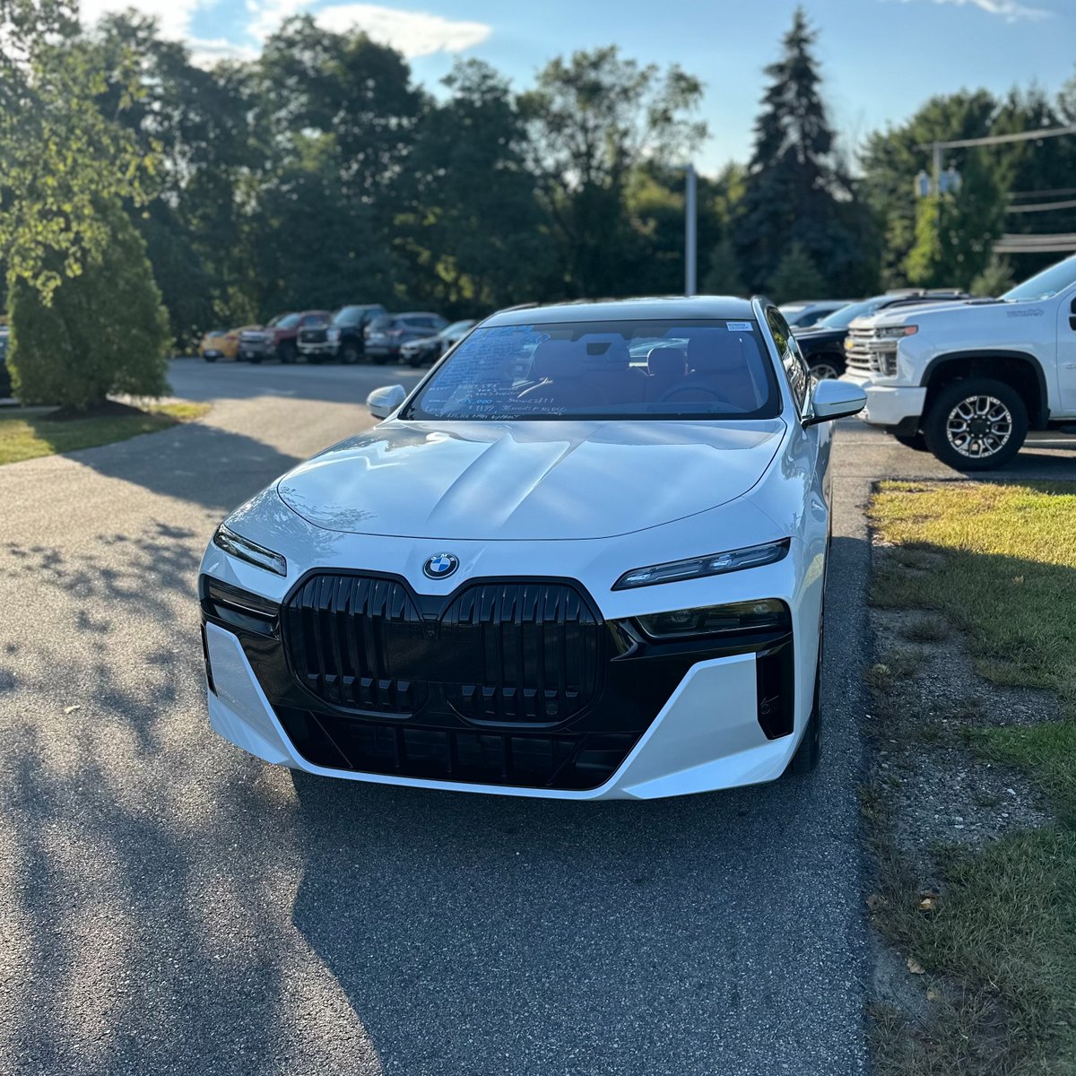 BMWStratham's tweet image. ➡️ Looking to lease a gorgeous new ride? This 2024 BMW 760i xDrive is available now with your name written all over it!

📲 Contact us today for additional details.

#TestDriveReady #ShopBMW #StrathamCars #LeasingOptions