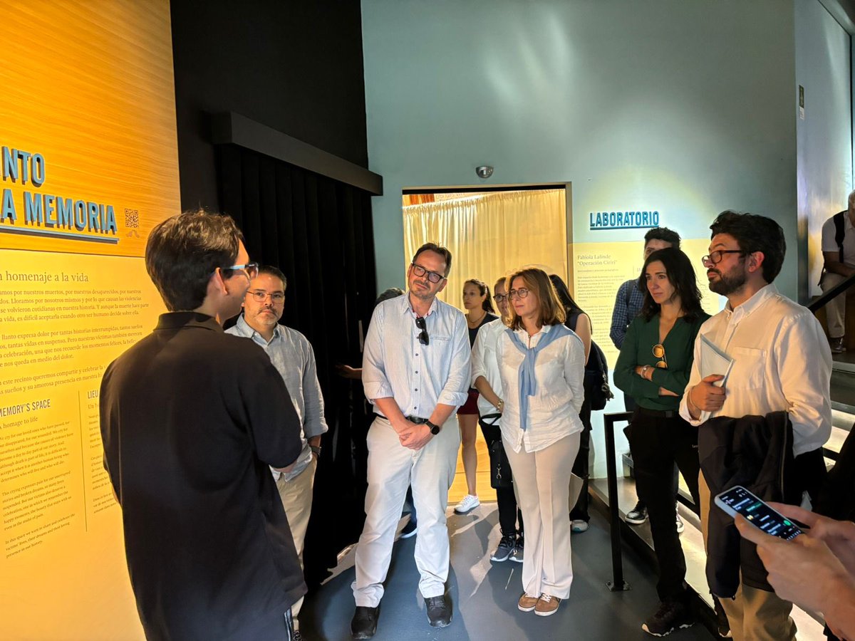 CGRuizMassieu's tweet photo. Junto con @MichMuschett, Directora Regional de @PNUDLAC, y @SaraFOlivella, Directora de @PnudColombia, visitamos iniciativas de paz, reconciliación y reincorporación en Medellín, Antioquia. #PNUD es un socio fundamental en la construcción de paz en Colombia. https://t.co/9IFJlU8Ztb