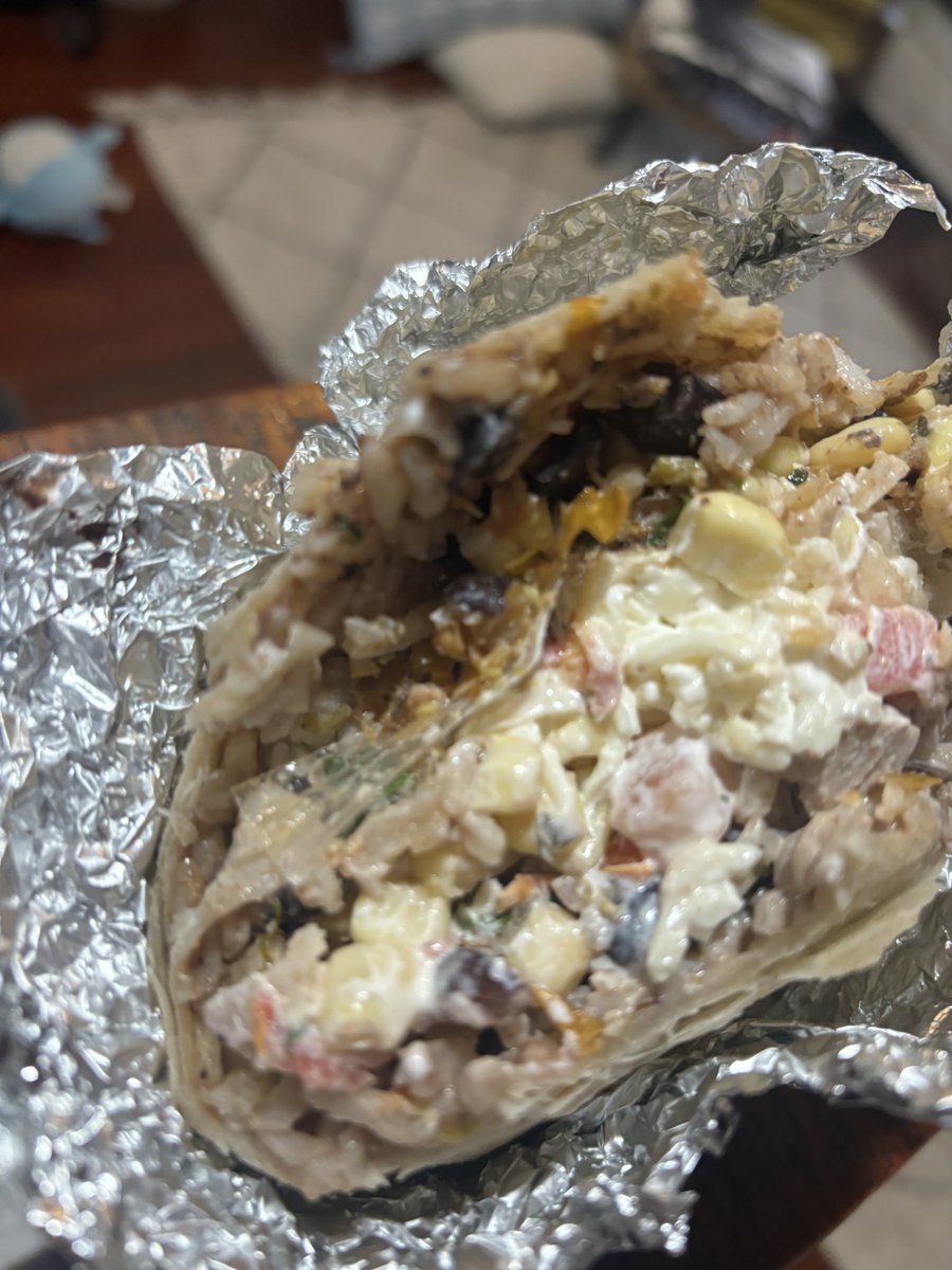 ZGroothousen's tweet photo. hey @ChipotleTweets found this in my burrito and you didn’t offer me a refund for it.. I literally ate a piece of plastic https://t.co/CkENsaA0Rm