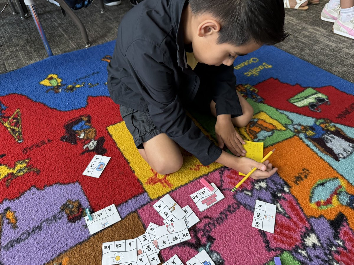 Stations today 😁
Sight word bingo, independent reading, and phonics practice.<a href="/HumbleISD_CE/">Centennial Elementary</a>