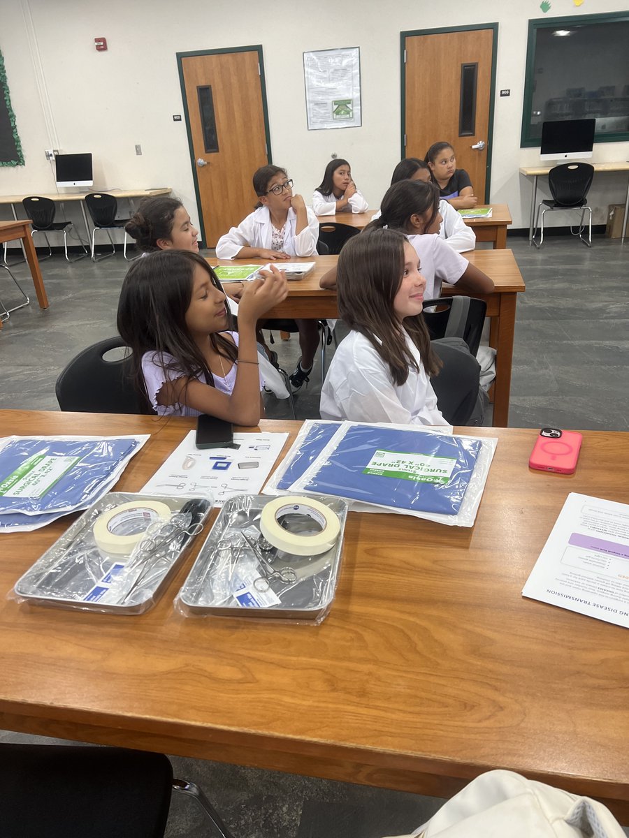 SummitHS_Bears's tweet photo. CTE camps are happening all across our campus. It’s incredible to see our 5th graders from SCA-Mathew and SCA-Lombardi diving into the world of health careers and culinary arts. Watching these young minds explore and learn is truly inspiring. #CTE #summitacademies #CTECamps https://t.co/lvWayPWyYC