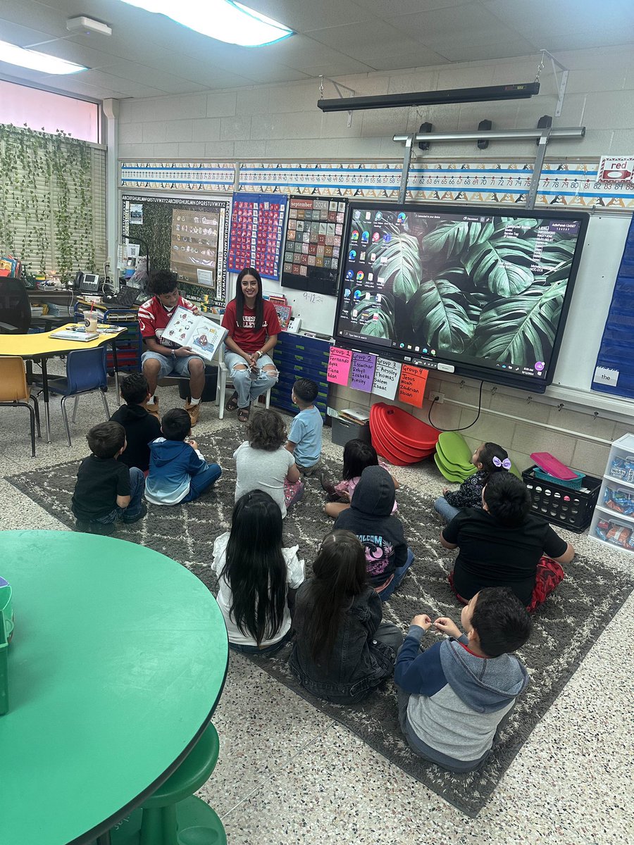 What a great day today to be a Mustang! Thank you to the OHS football, volleyball players, and cheerleaders who took time out of their day to read to our scholars!