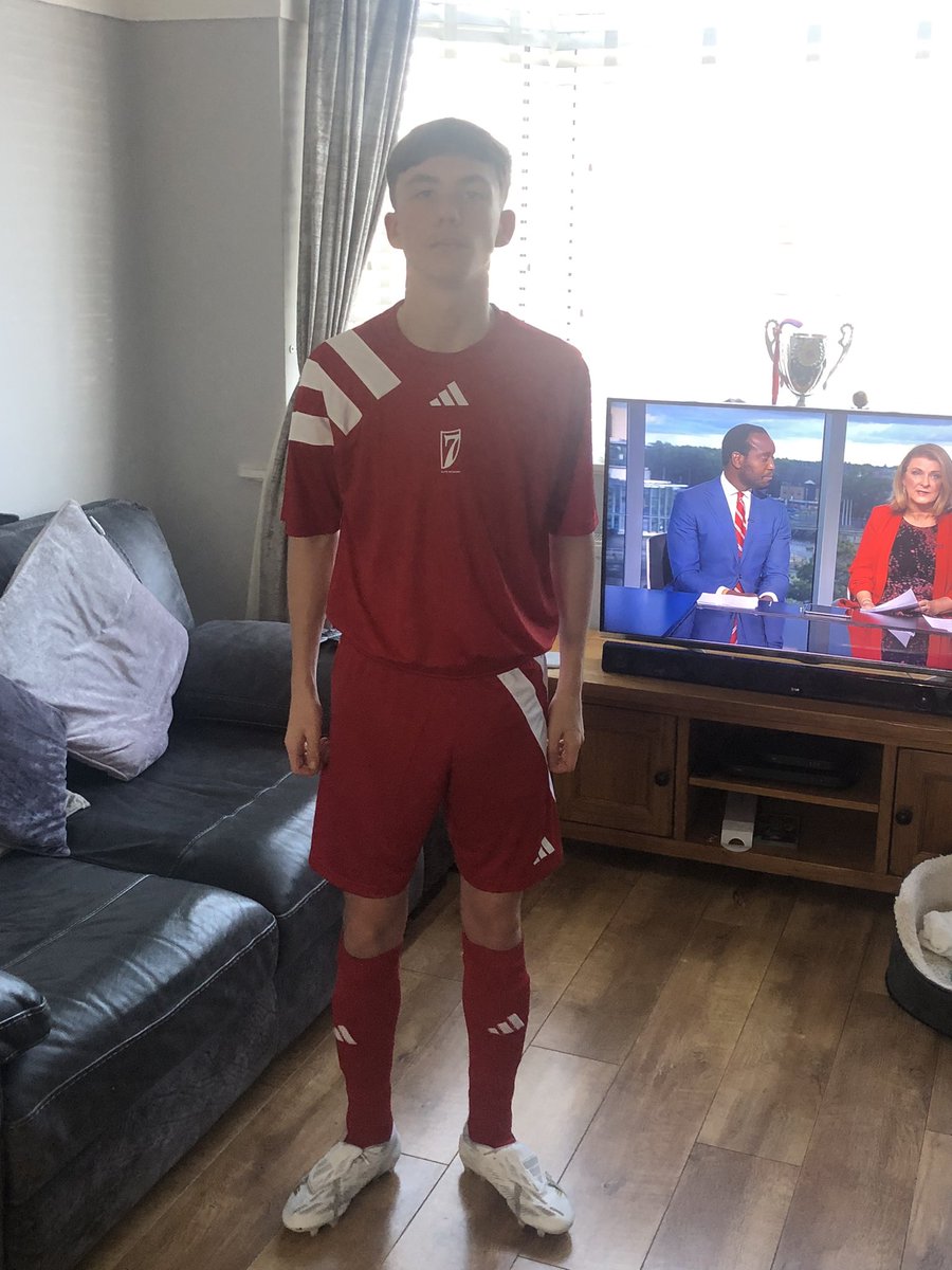 Fresh new kit and a top result to go with it - Quality boys 👏👏👏👏