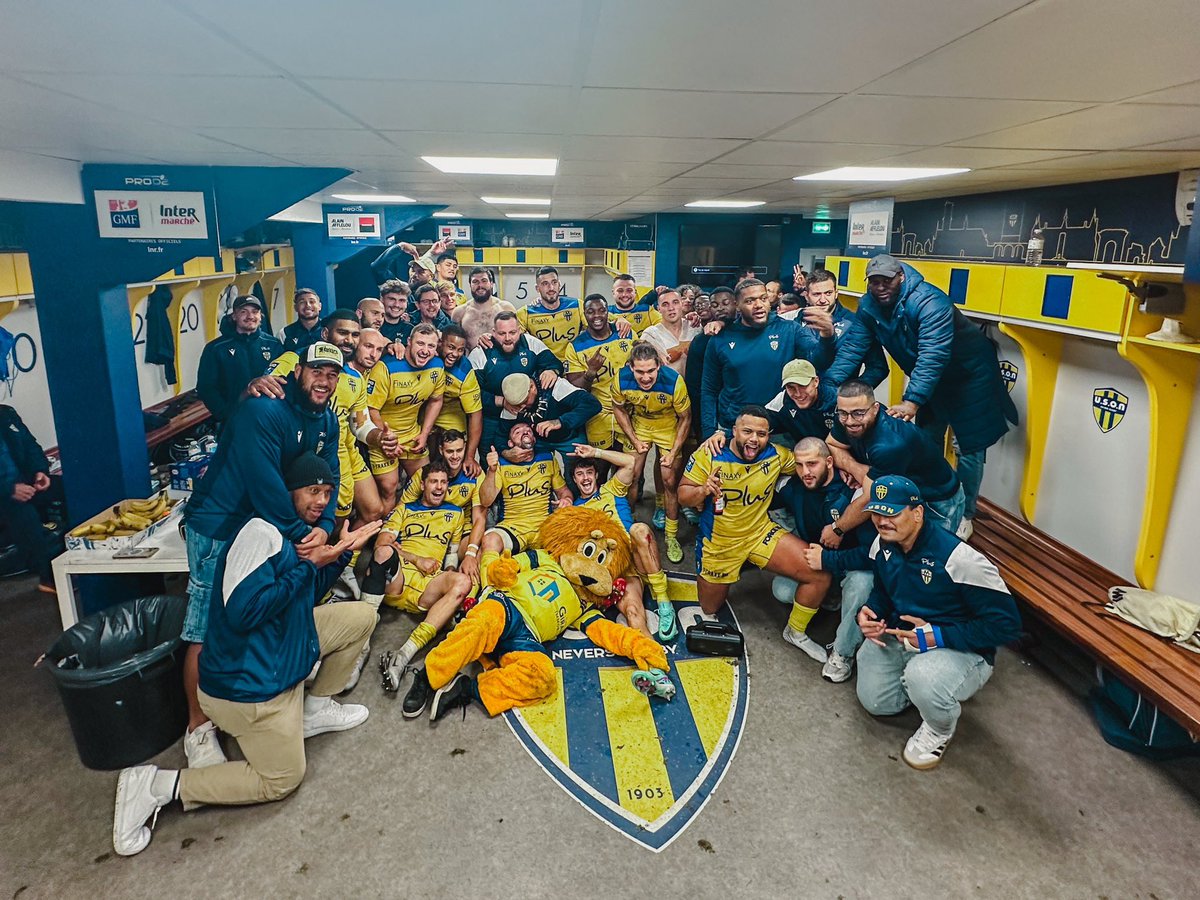 usonneversrugby's tweet photo. C’est le retour de la photo de la victoire ! 🔥🤙 https://t.co/wzXwIHVYPq