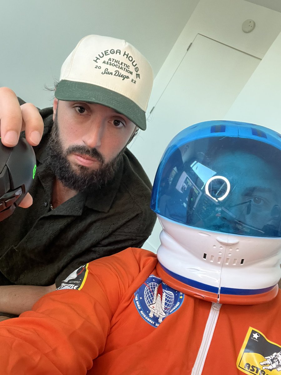 danabeers's tweet photo. WE ARE LIVE ON ALL @stoolgambling PLATFORMS #ROCKETMEN @DKCasino https://t.co/mI0WxPsUHc
