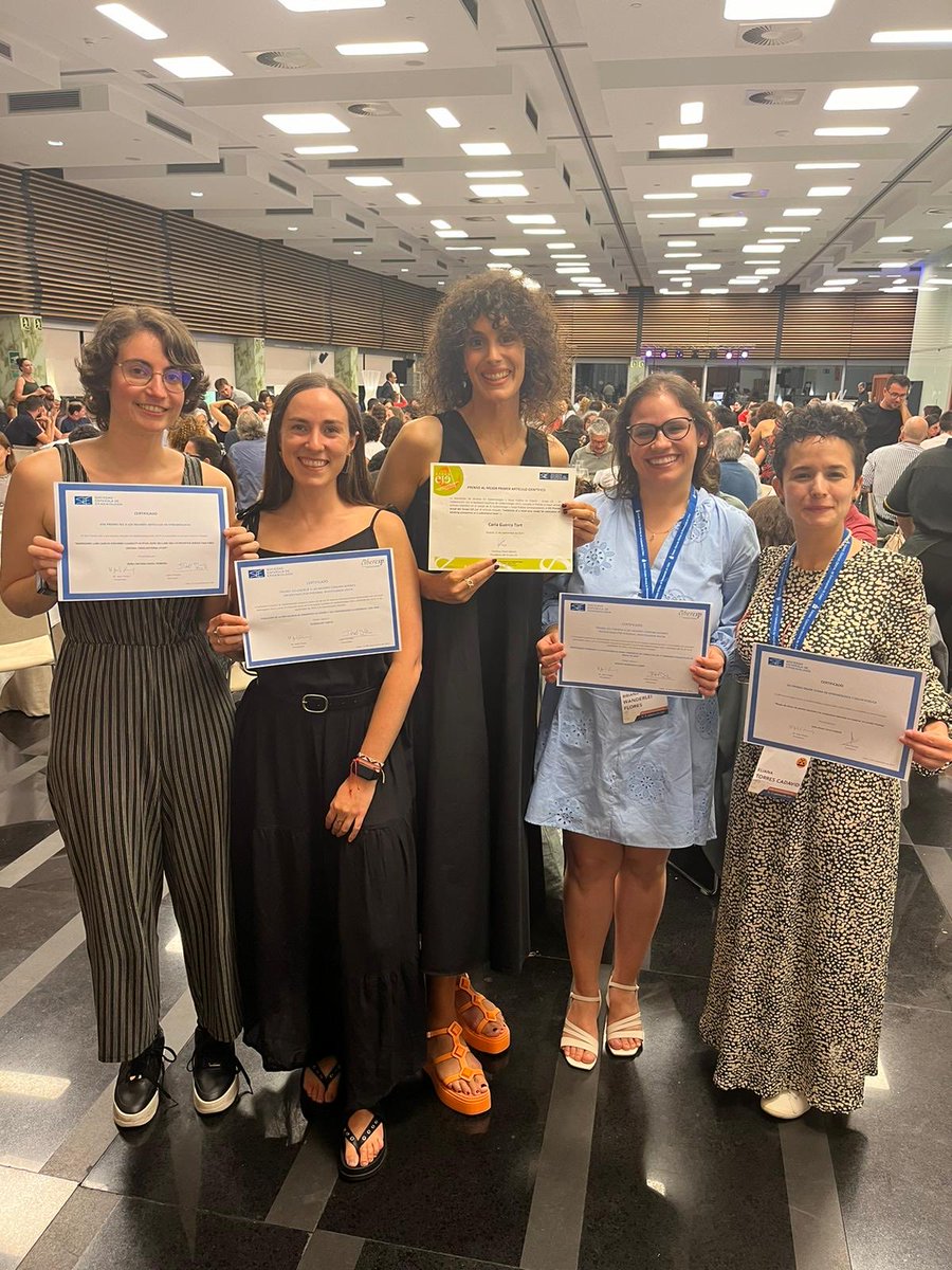 Pues resulta que nos han dado cinco premios en el congreso de ⁦<a href="/seepidemiologia/">SEE</a>⁩ entre ellos al mejor artículo científico.

Muy orgulloso!!
⁦<a href="/UniversidadeUSC/">USC</a>⁩ ⁦<a href="/idis_research/">Instituto de Invest. Sanitaria de Santiago (IDIS)</a>⁩ ⁦<a href="/cretus_usc/">CRETUS</a>⁩