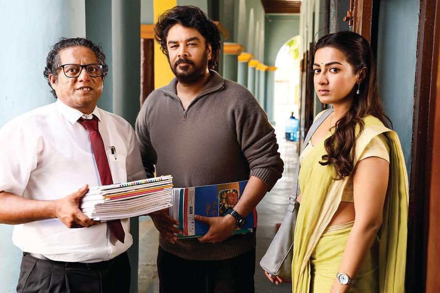 cine_dabba's tweet photo. #SundarC 's #Gangers 🎬

Best comedy combo in #Kollywood
#SundarC &amp; #Vadivelu 🤩

 #GangersFirstLook

@khushsundar @AvniCinemax_ @benzzmedia #CatherineTresa https://t.co/bMf1YdDeVJ