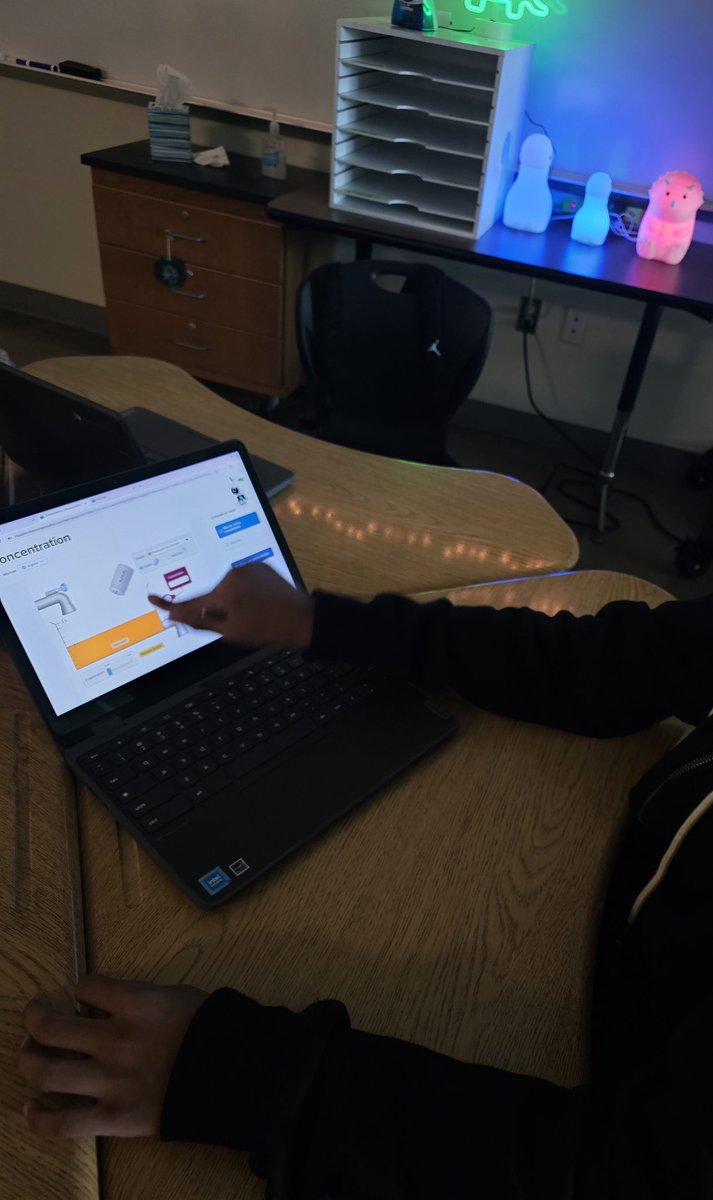 villa_sci's tweet image. My students had so much fun learning about concentration in aqueous solutions through a virtual lab in @DiscoveryEd 😁💙

#HoustonScience #SamSide #ItsATexanThing