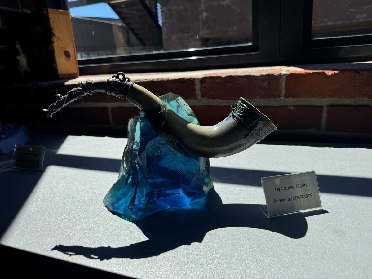 PierreMaheut's tweet photo. Still amazed by the quality of the #3DPrint made by @MehlhoffColton from @Stratasys of The Horn of Winter by @troglodette. Full #project on @Behance: https://t.co/RDskD8ulJy
#MadeWithSubstance #3DPrinting #Painter #3DPrinter #SubstanceModeler #Substance3DPainter #3D https://t.co/2w0zYENtOd